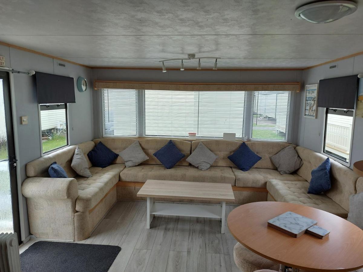Above & Beyond Caravans Рил Екстериор снимка